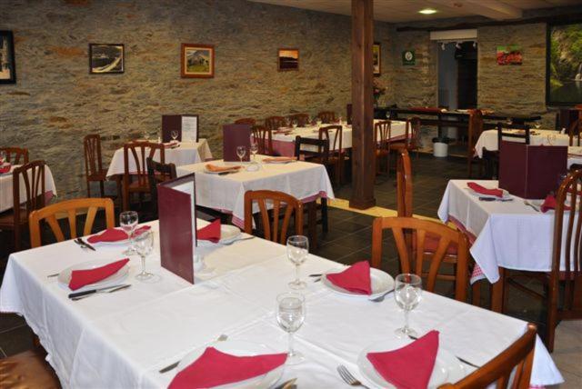 A Reigada Hotel Restaurante 格兰达斯德萨利梅 外观 照片
